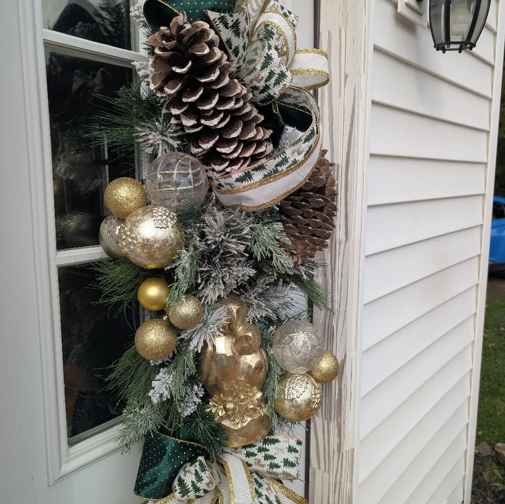 Elegant, Chic Emerald Green & Gold Door Swag
